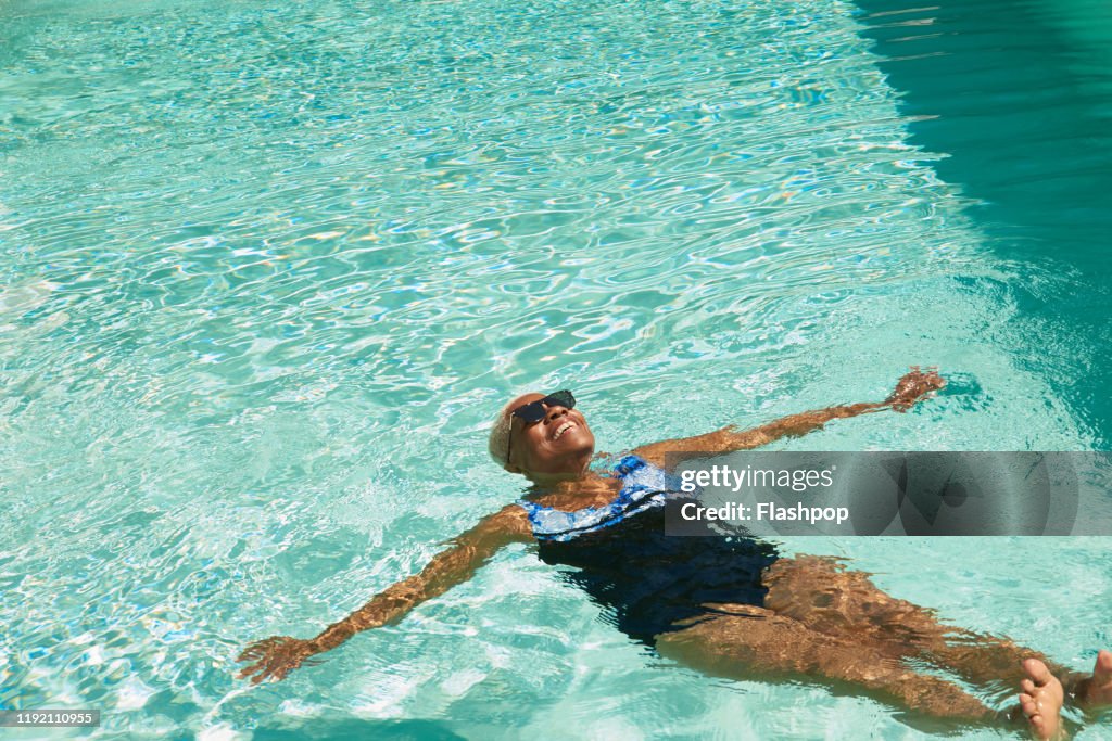 Why do I keep sinking when I try to float?